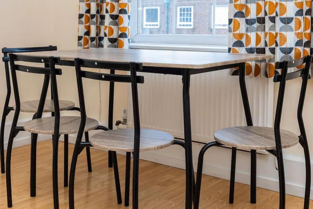 Tranquil 1Br In South Bank With Onsite Parking Apartamento Londres Exterior foto